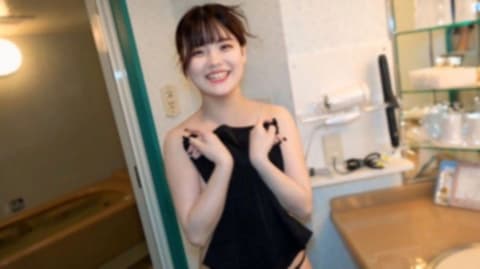 【无码】天使般的笑容！最可爱的E罩杯美女⤴总是笑咪咪的可爱脸庞上颜射！吞嚥、中出的三发！ FC2-PPV-4734762