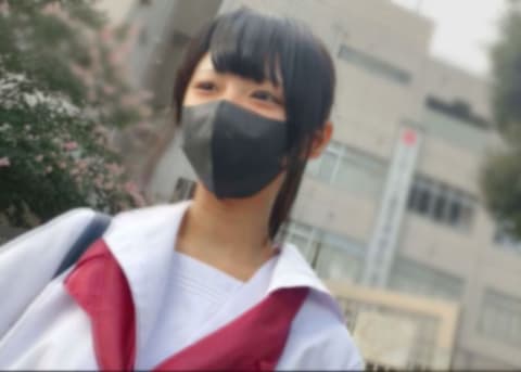 【削除觉悟】（现）147公分的纯情可怜女友处女毕业纪录。 FC2-PPV-3754949